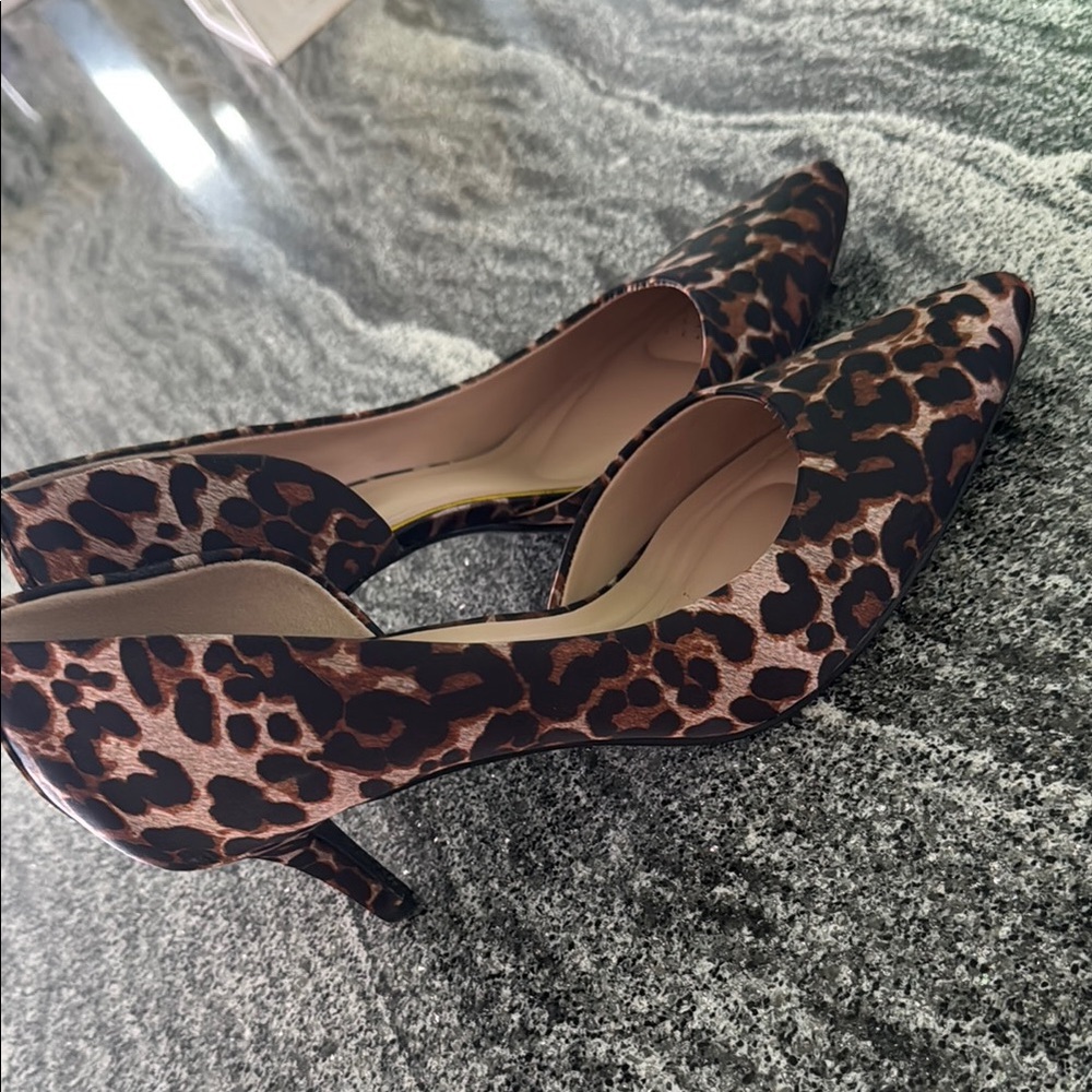 Leopard Print Women's Shoes - Picture 2 of 3